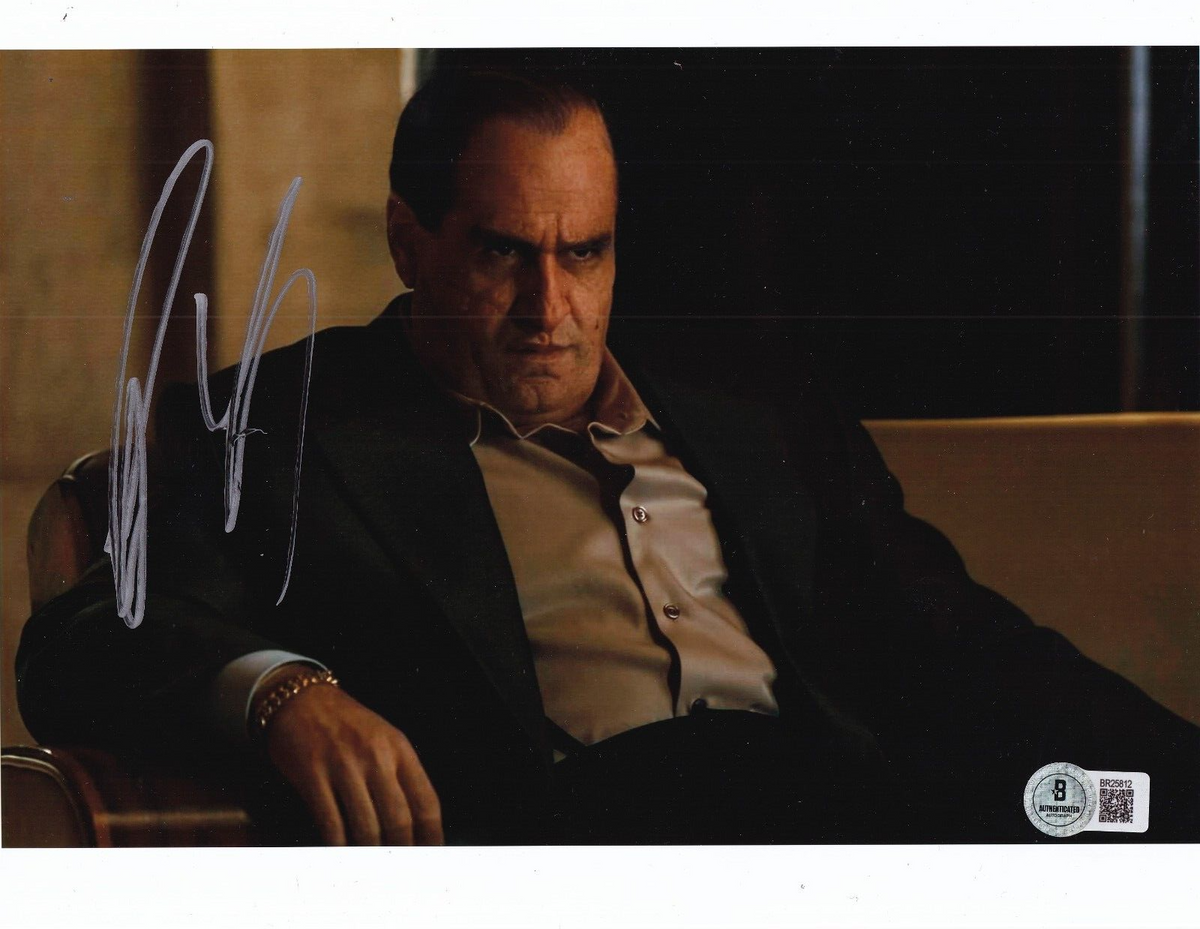 COLIN FARRELL signed (THE PENGUIN) The Batman OZ 8X10 photo BECKETT BR25812