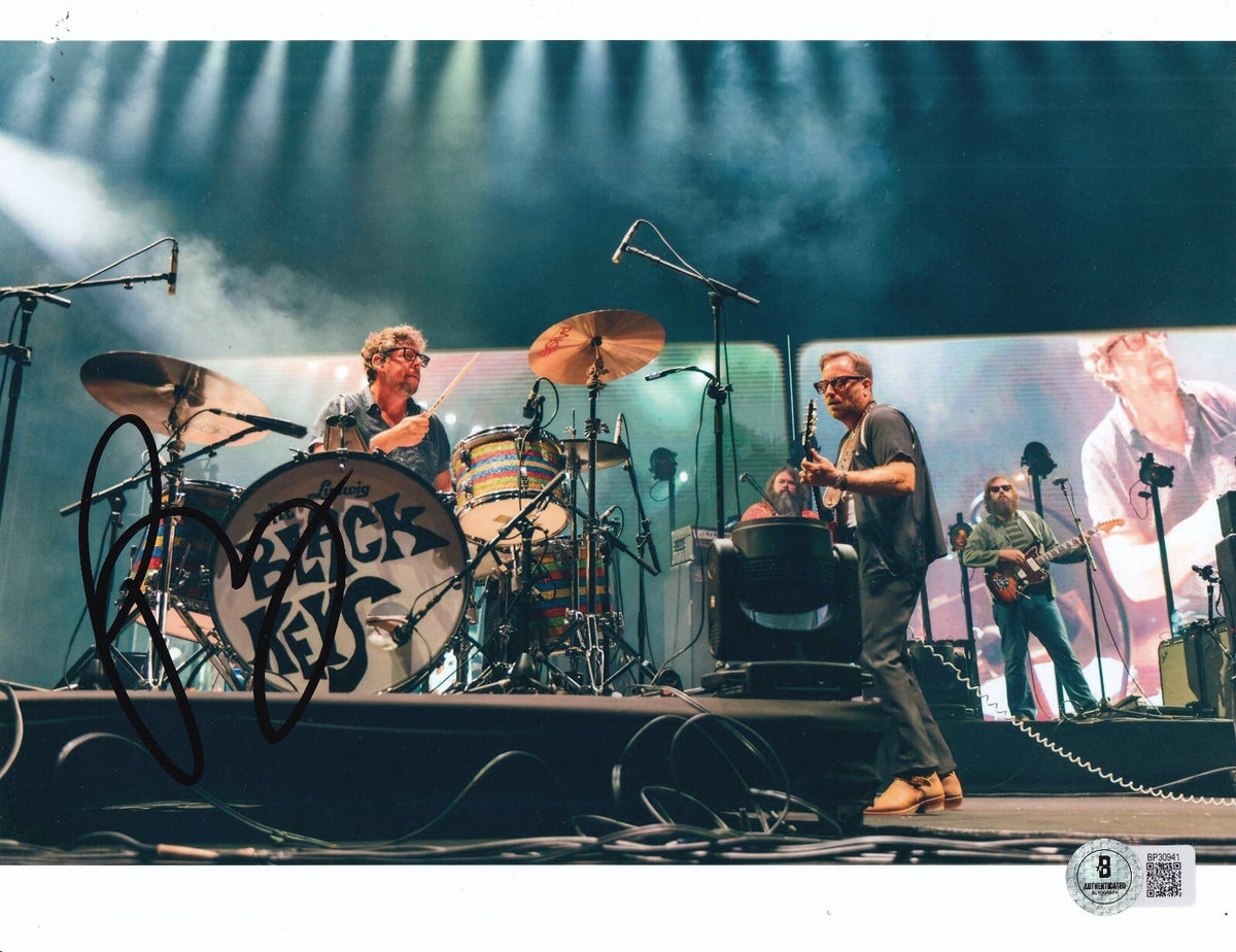 PATRICK CARNEY signed (THE BLACK KEYS) Music 8X10 photo BECKETT BAS BP30941