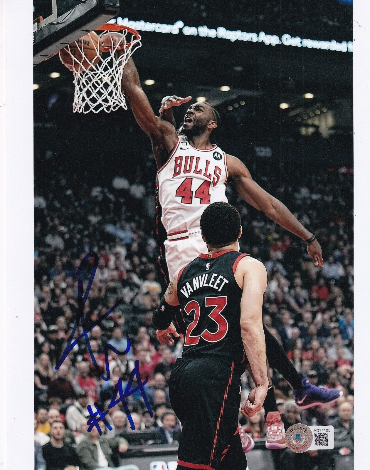 PATRICK WILLIAMS signed (CHICAGO BULLS) Basketball 8X10 photo BECKETT AD74105