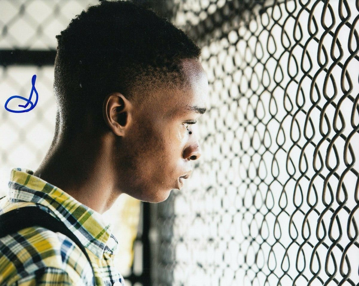 ASHTON SANDERS signed (MOONLIGHT) Movie 8X10 photo autographed *Chiron* W/COA #3