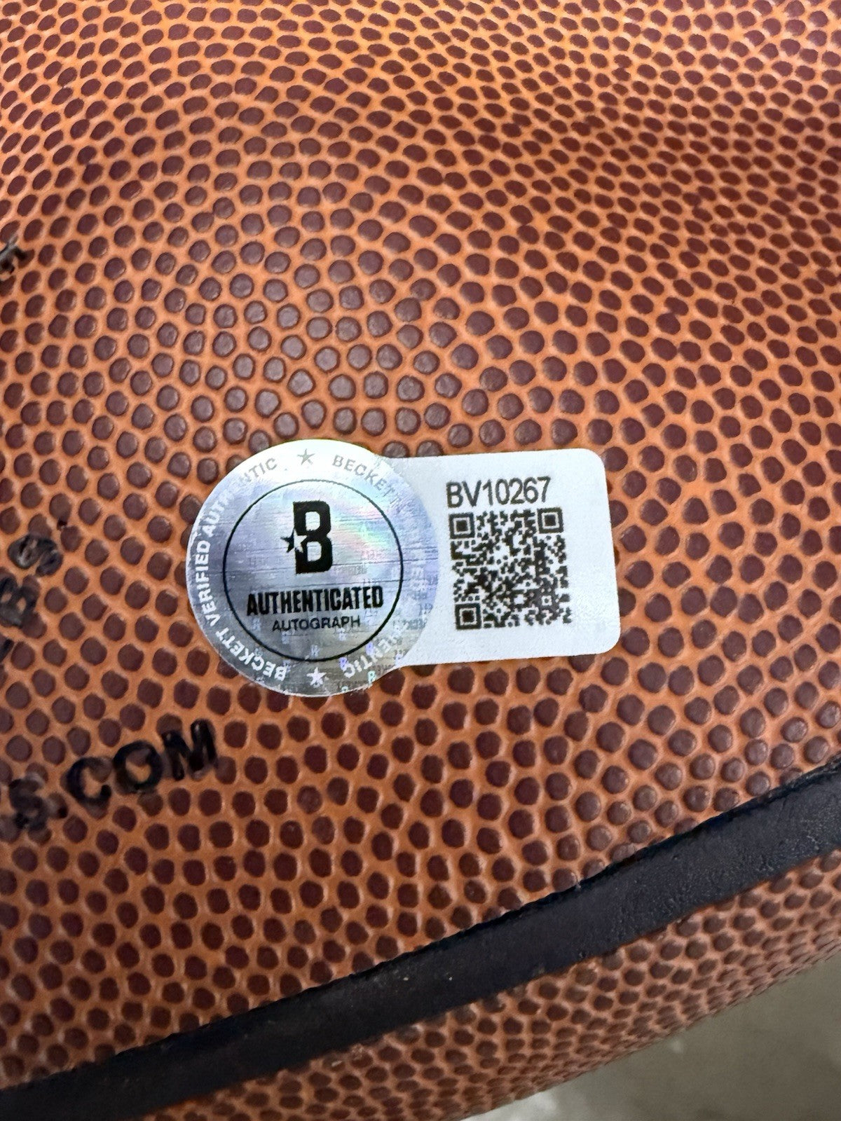 TYLER HANSBROUGH signed NORTH CAROLINA TAR HEELS logo basketball BECKETT BV10267