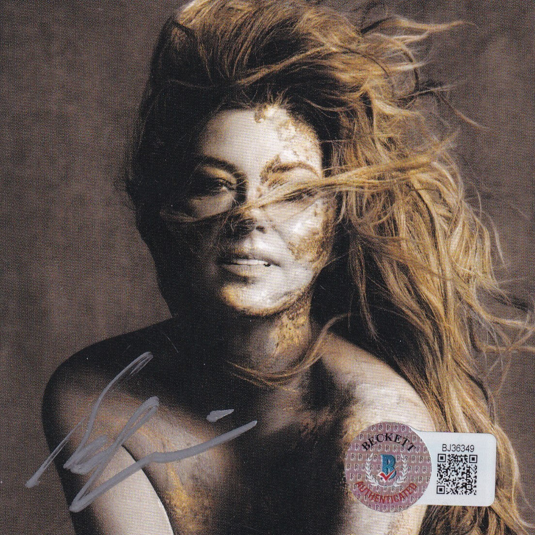 SHANIA TWAIN signed (QUEEN OF ME) CD INSERT 3.75 X 3.75 ART CARD BECKETT BJ36349