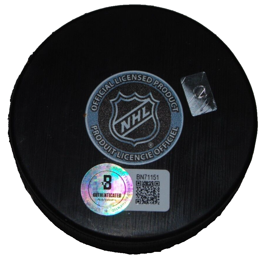 JONATHAN TOEWS signed (CHICAGO BLACKHAWKS) souvenir logo puck BECKETT BN71151