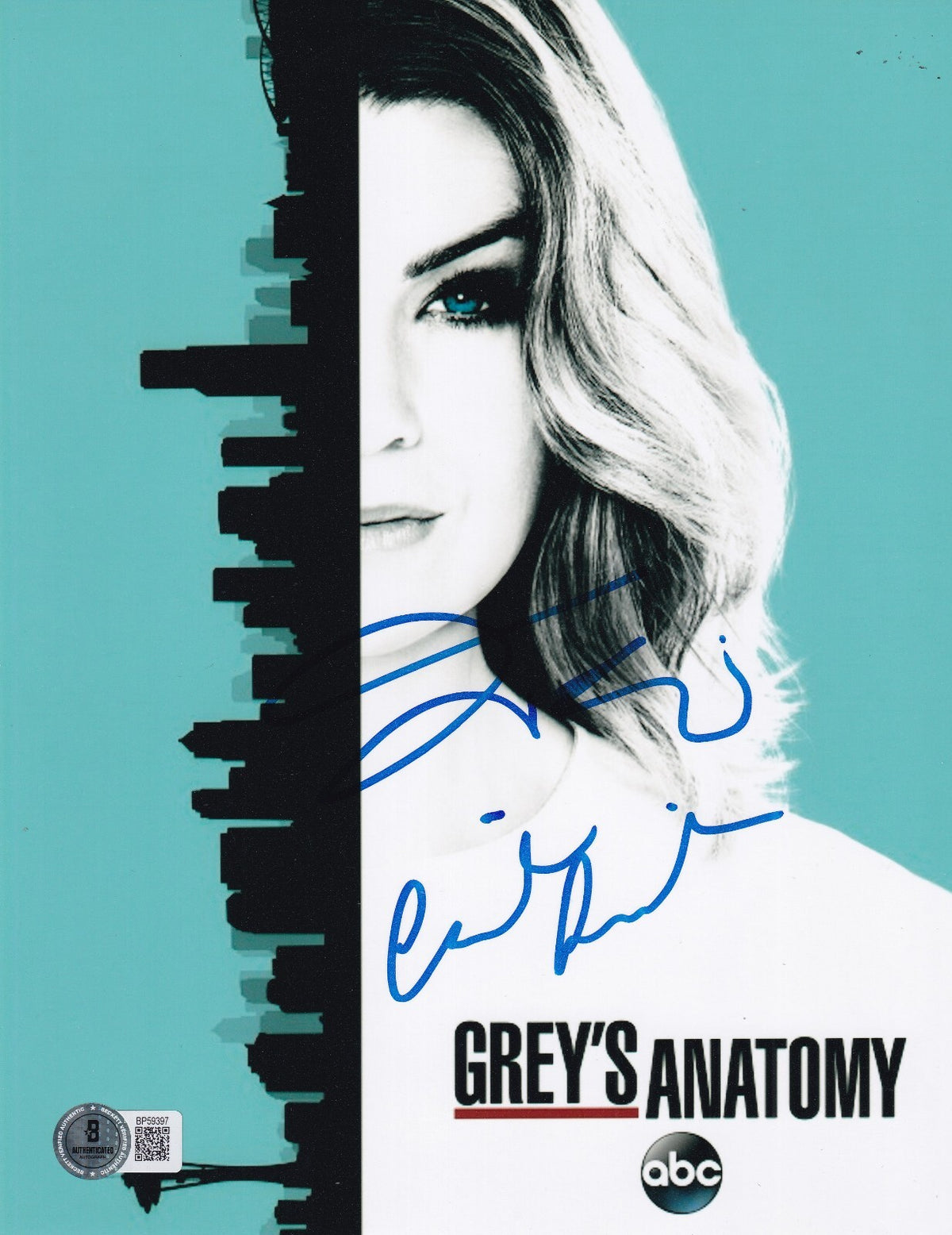 JESSICA CAPSHAW & CAMILLA LUDDINGTON signed (GREY'S ANATOMY 8X10 BECKETT BP59397