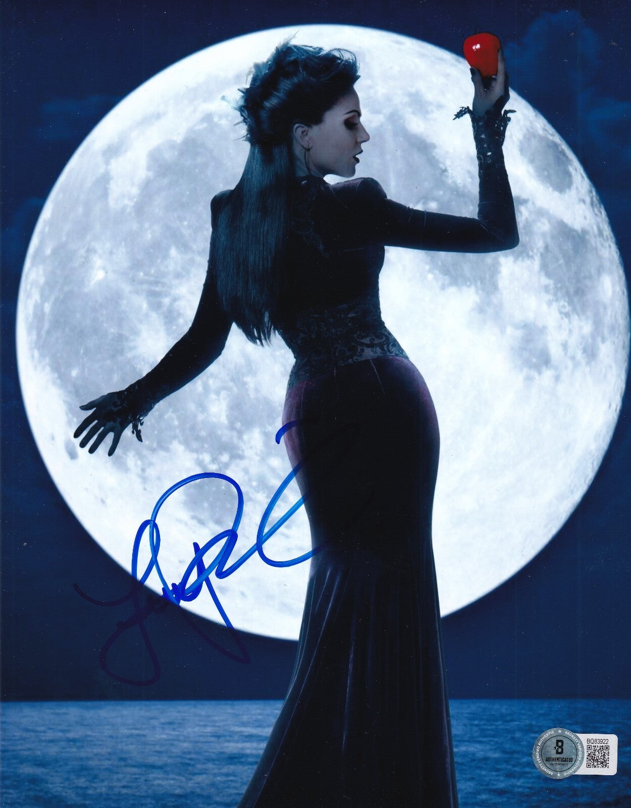 LANA PARILLA signed (ONCE UPON A TIME) Evil Queen 8X10 photo BECKETT BAS BQ83922
