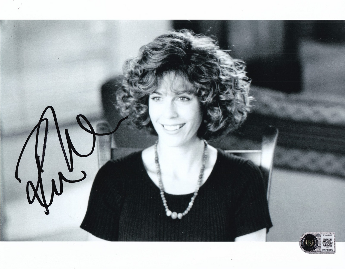 RITA WILSON signed (SLEEPLESS IN SEATTLE) Movie 8X10 photo BECKETT BY085665
