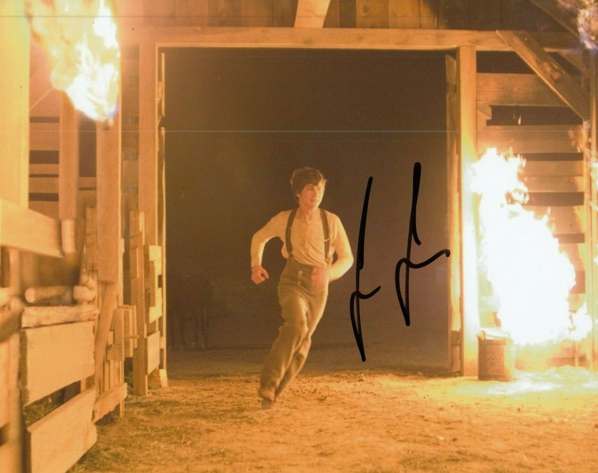 LOGAN LERMAN signed (3:10 to YUMA) autographed Movie 8X10 photo *William* W/COA