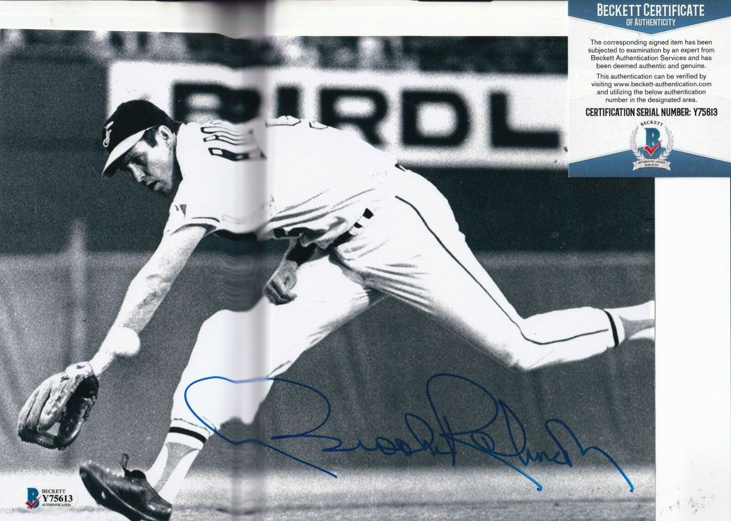 BROOKS ROBINSON signed (BALTIMORE ORIOLES) baseball 8X10 photo BECKETT Y75613
