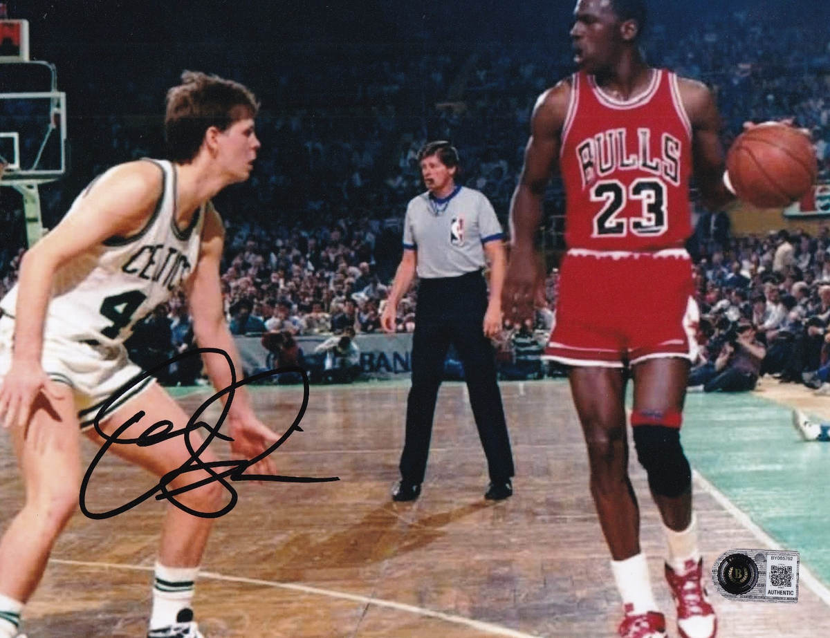 DANNY AINGE signed (BOSTON CELTICS) basketball 8x10 photo BECKETT BY085762