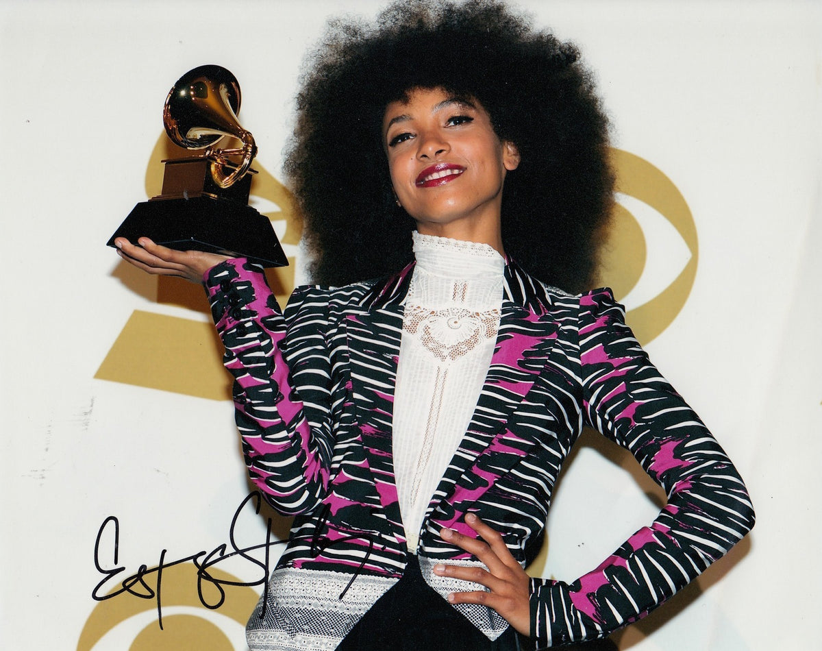 ESPERANZA SPALDING signed (GRAMMY AWARD) 8X10 photo MUSIC *JAZZ* W/COA
