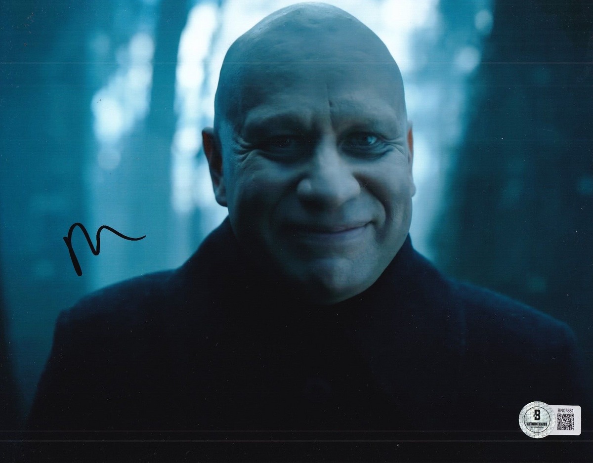 FRED ARMISEN signed (WEDNESDAY) Uncle Fester 8X10 photo BECKETT BAS BN07881