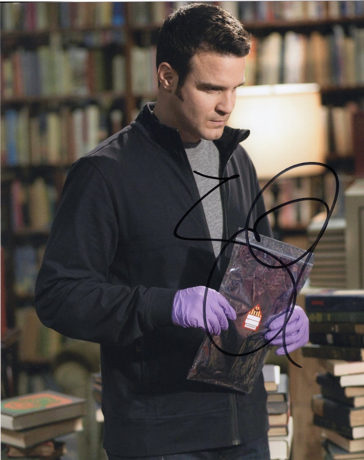 Eddie McClintock Warehouse 13 Pete Lattimer Signed 8x10 Photo w/COA