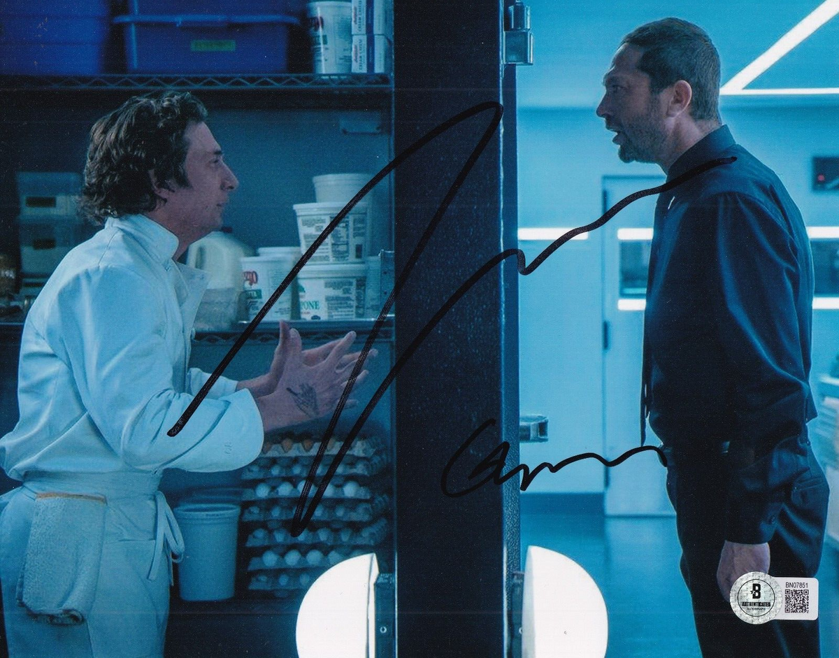 Jeremy Allen White & EBON MOSS-BACHRACH signed (THE BEAR) 8X10 BECKETT BN07851