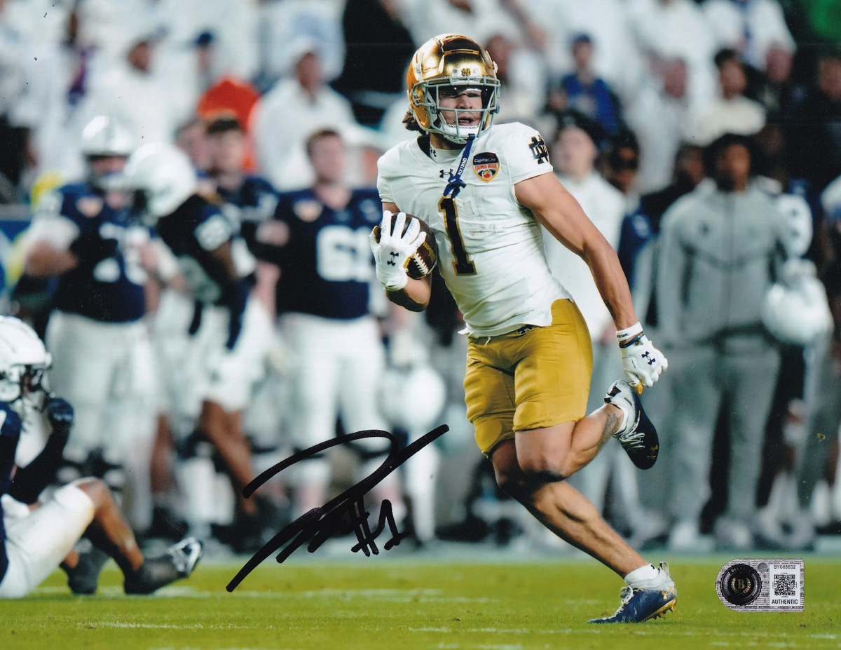 JADEN GREATHOUSE signed (NOTRE DAME FIGHTING IRISH) 8X10 photo BECKETT BY085632