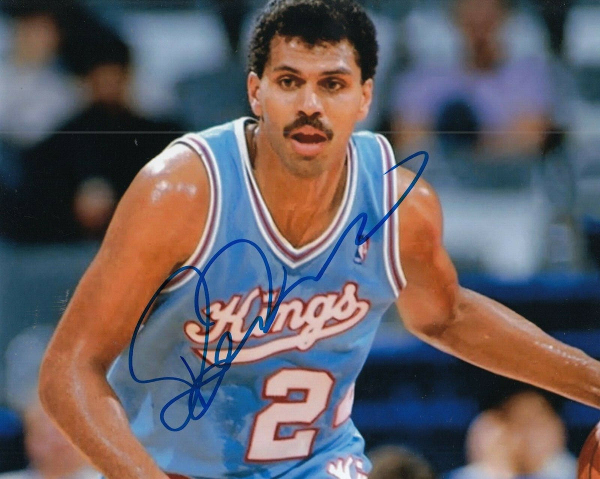 REGGIE THEUS signed (SACREMENTO KINGS) Basketball autographed 8X10 photo W/COA