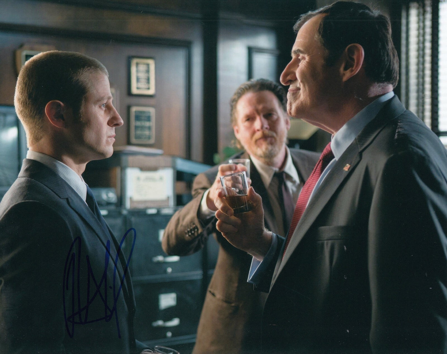RICHARD KIND signed (GOTHAM) Batman 8X10 photo *AUBREY JAMES* autograph W/COA #2
