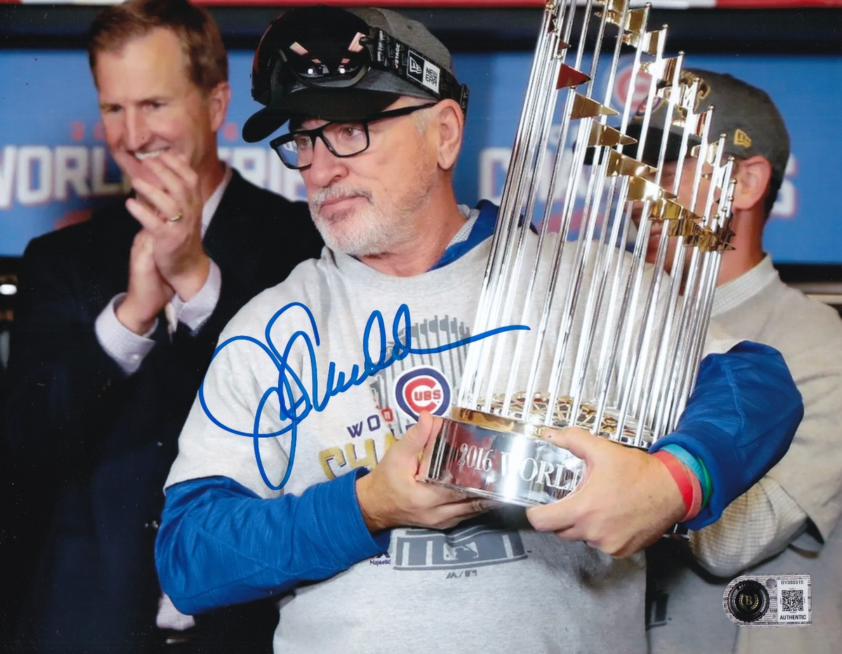JOE MADDON signed (CHICAGO CUBS) WORLD SERIES baseball 8X10 BECKETT BY085515