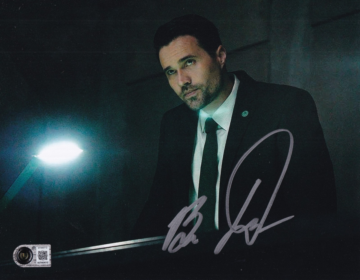 BRETT DALTON signed (AGENTS OF S.H.I.E.LD) 8X10 photo BECKETT BAS BY085712