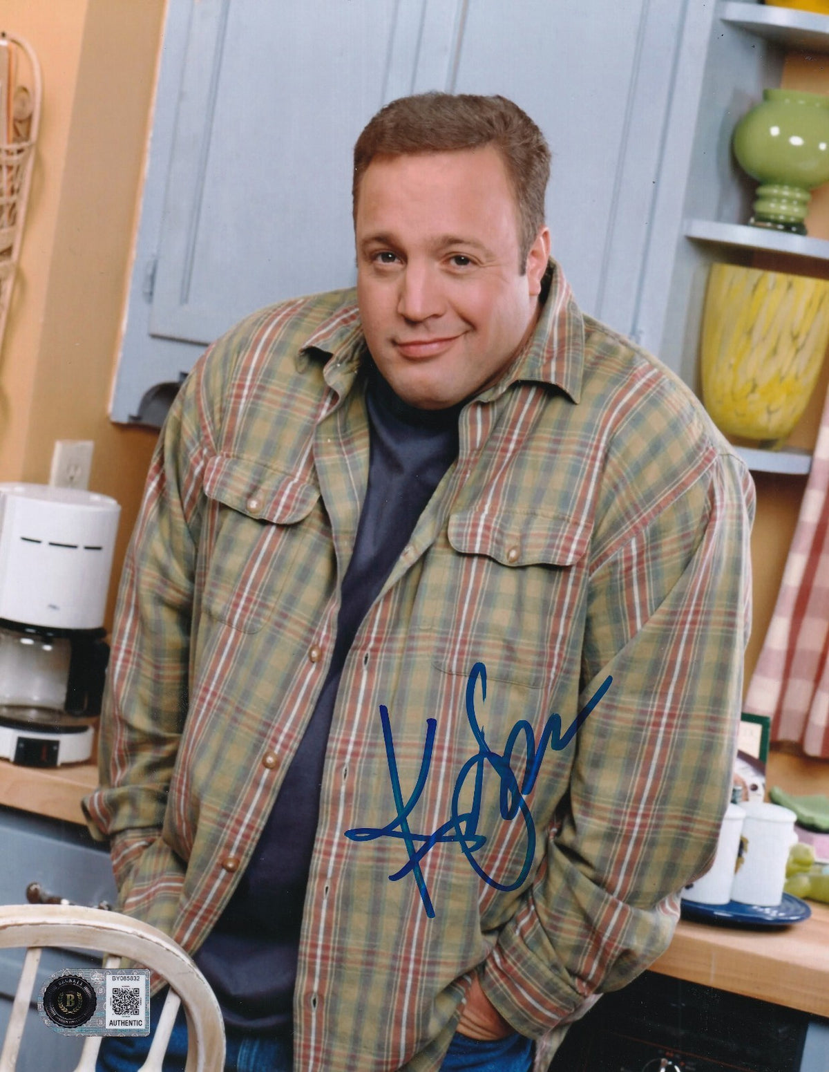 KEVIN JAMES signed (THE KING OF QUEENS) Doug 8X10 photo BECKETT BY085832