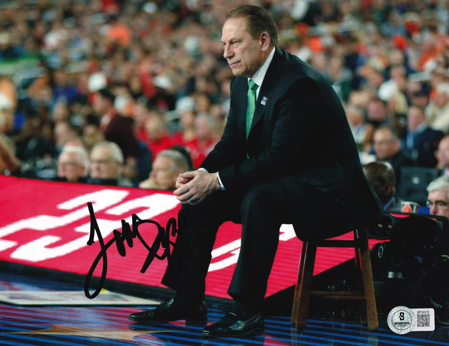 TOM IZZO signed (MICHIGAN STATE SPARTANS) basketball 8X10 BECKETT BAS BP59378