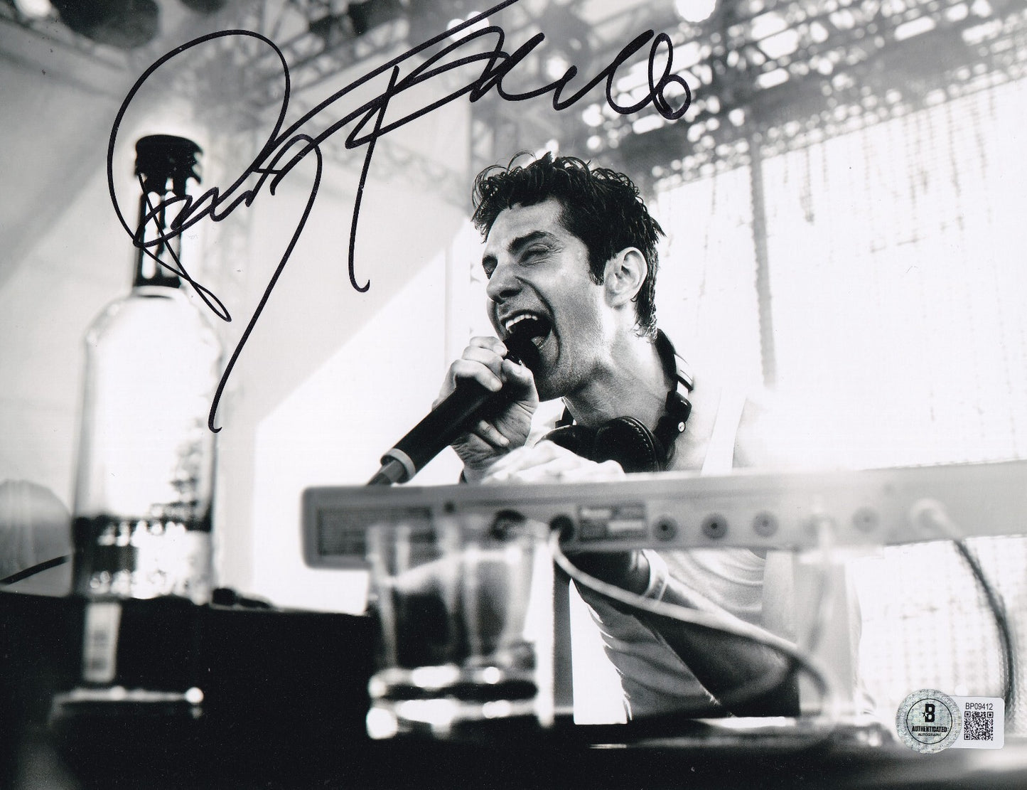 PERRY FARRELL signed (JANES ADDICTION) Music 8X10 photo BECKETT BAS BP09412