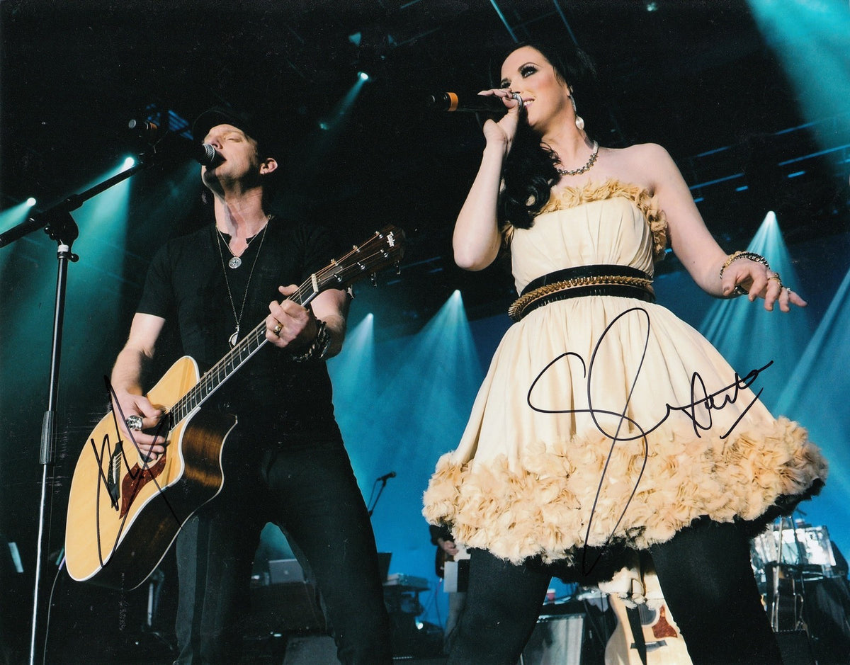 THOMPSON SQUARE group signed MUSIC 8X10 photo W/COA *COUNTRY MUSIC* SHAWNA #2