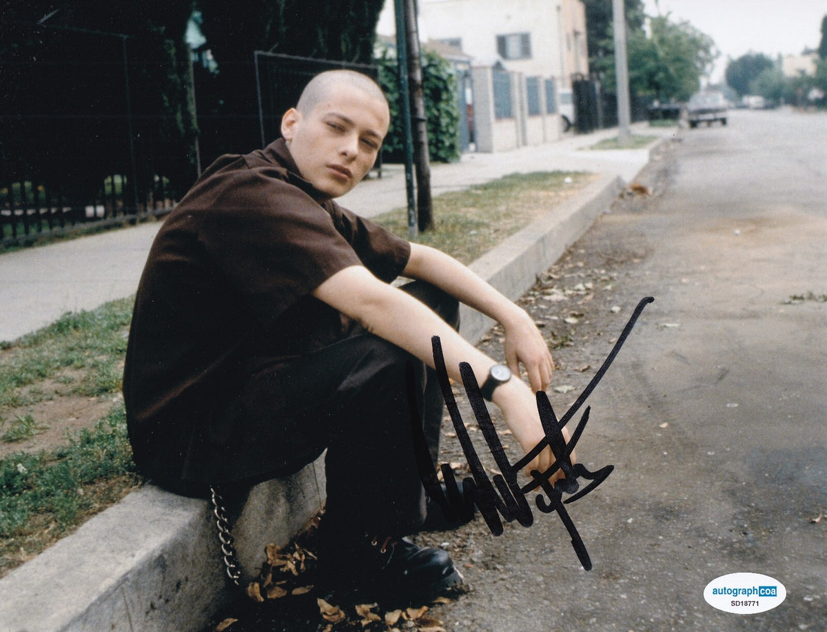 EDWARD FURLONG signed (AMERICAN HISTORY X) Movie 8x10 photo *DANNY* ACOA SD18771