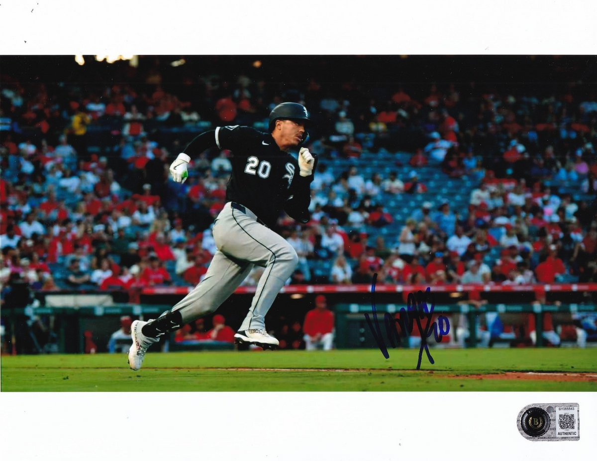 MIGUEL VARGAS signed (CHICAGO WHITE SOX) baseball 8X10 photo BECKETT BY085543