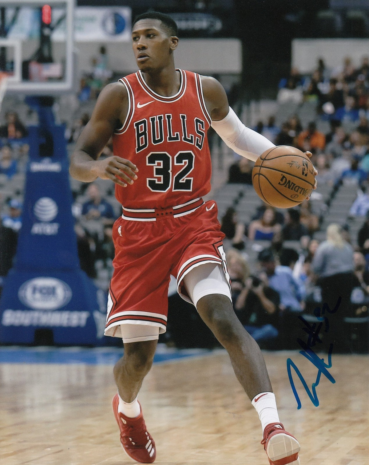 KRIS DUNN signed (CHICAGO BULLS) autographed BASKETBALL 8X10 photo W/COA #5