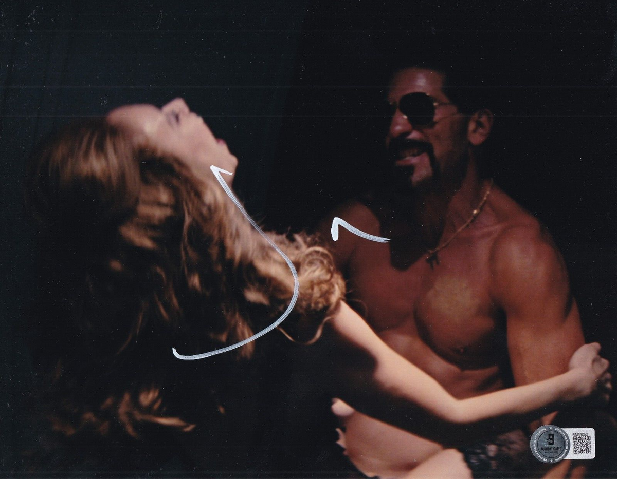 JON BERNTHAL signed (THE WOLF OF WALL STREET) Brad movie 8X10 BECKETT BM39053