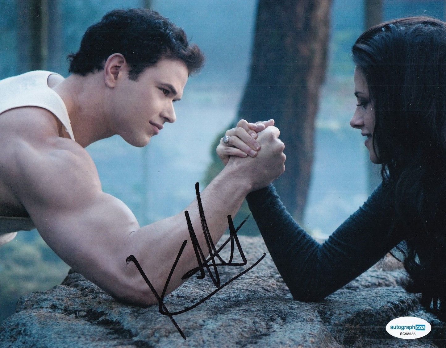 KELLAN LUTZ signed (TWILIGHT) Emmett Cullen movie 8X10 photo ACOA SC98686