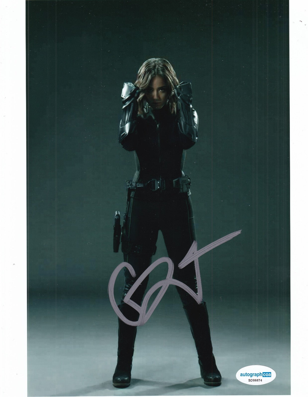 CHLOE BENNETT signed (AGENTS OF S.H.I.E.L.D) Daisy Skye 8X10 photo ACOA SD86874