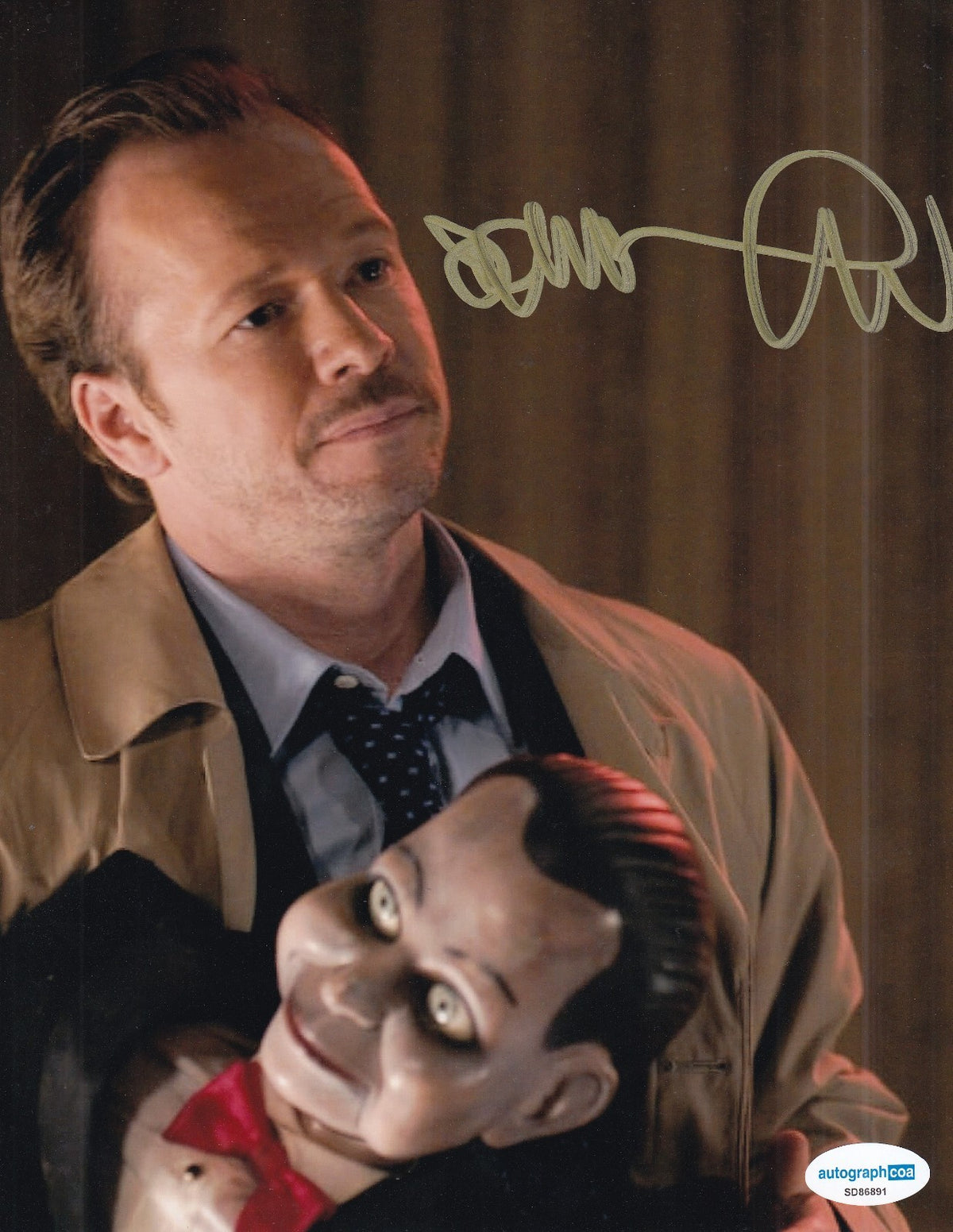DONNIE WAHLBERG signed (DEAD SILENCE) Movie Det Lipton 8X10 photo ACOA SD86891