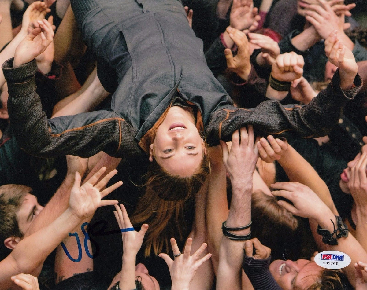 Shailene Woodley autographed Divergent Insurgent Tris 8x10 Photo PSA/DNA Y35768