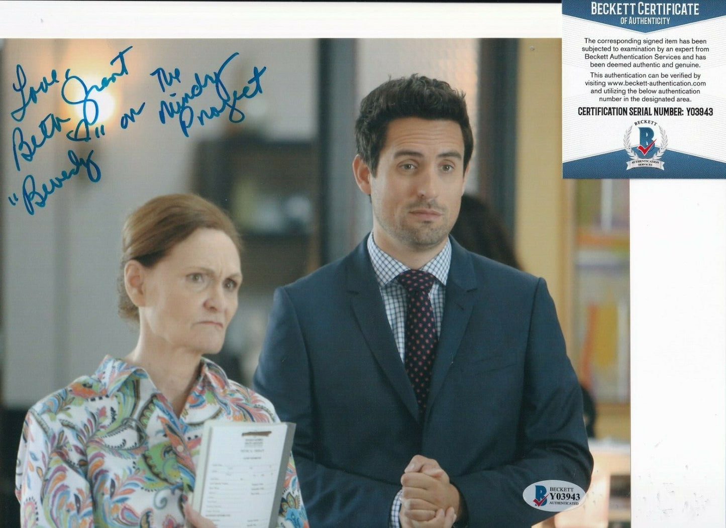 BETH GRANT signed (THE MINDY PROJECT) Beverly 8X10 photo BECKETT BAS Y03943