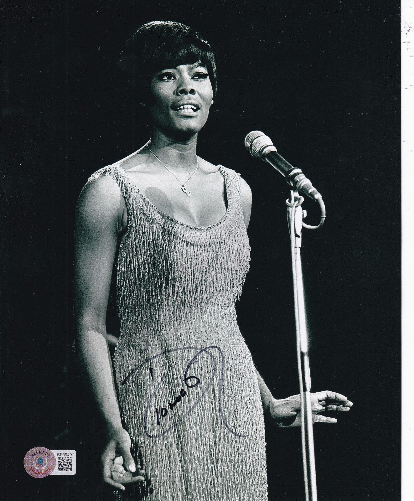 DIONNE WARWICK signed (R&B Hall of Fame) Music 8X10 photo BECKETT BAS BF09407