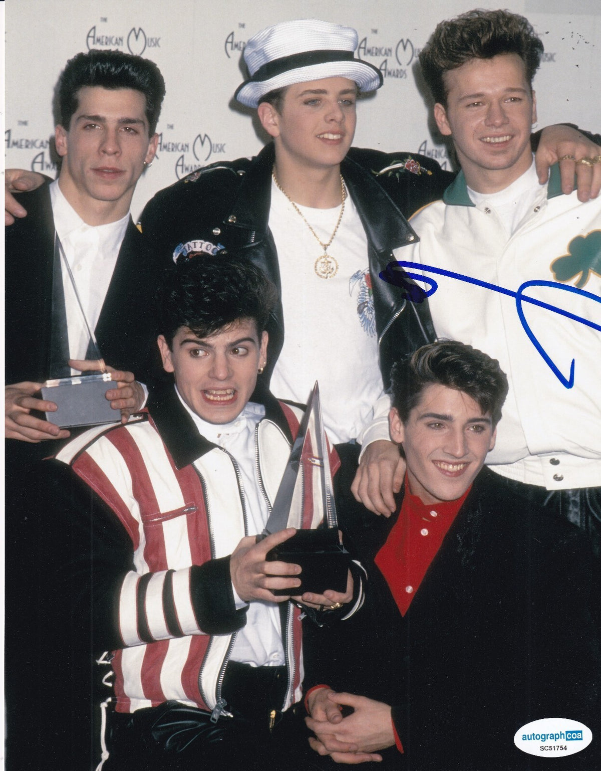 DONNIE WAHLBERG signed (NEW KIDS ON THE BLOCK) Music 8X10 photo ACOA SC51754
