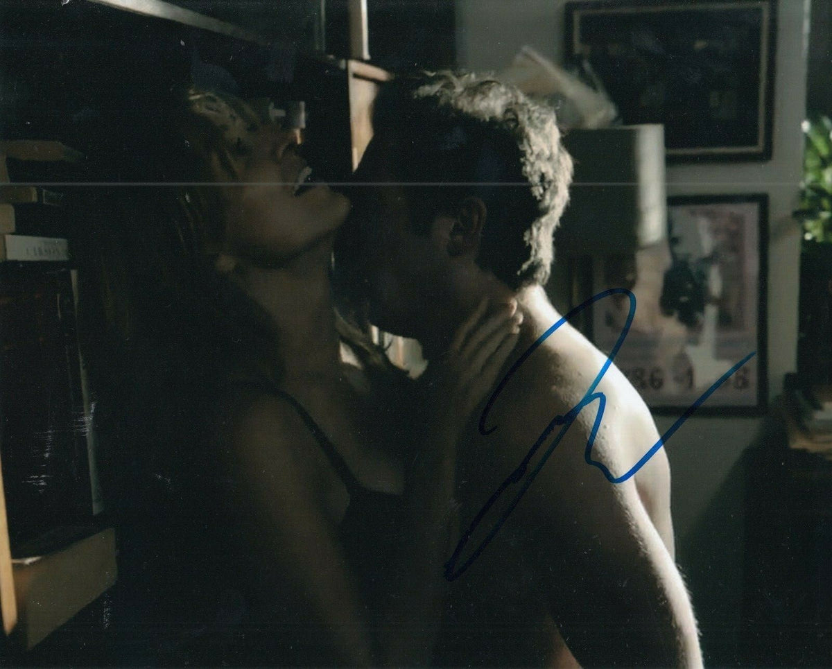 JEREMY ALLEN WHITE signed (SHAMELESS) TV Show 8X10 photo *Lip Gallagher* W/COA F