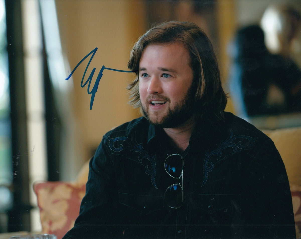 HALEY JOEL OSMENT signed (ENTOURAGE) Movie 8X10 *Travis McCredle* photo W/COA #3