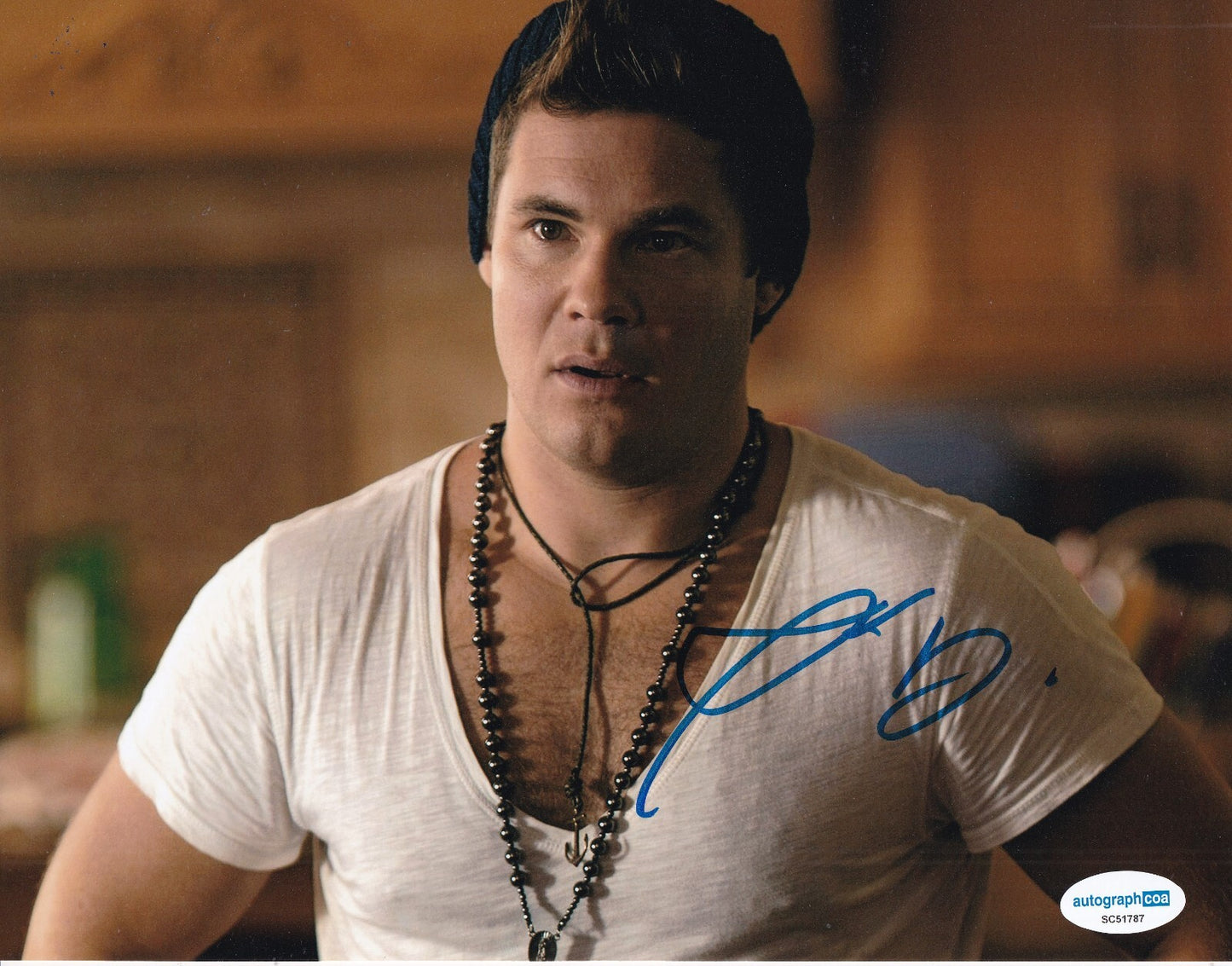 ADAM DEVINE signed (MIKE AND DAVE NEEDS WEDDING DATES) 8X10 photo ACOA SC51787
