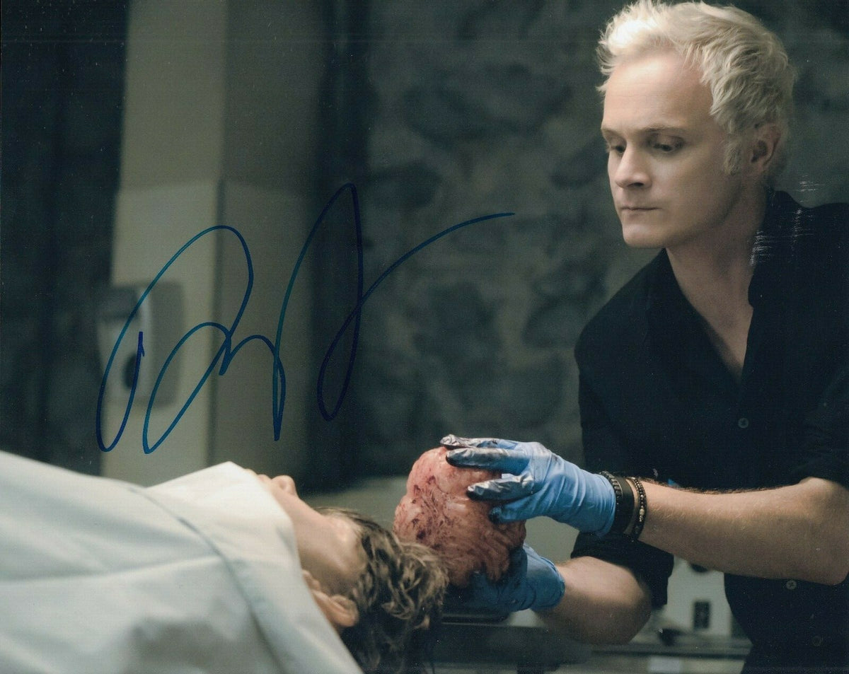 DAVID ANDERS signed (iZOMBIE) TV Show 8X10 photo *Blaine DeBeers* W/COA #3