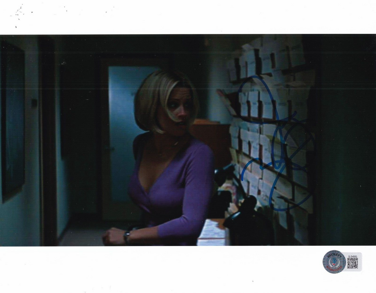 JENNY MCCARTHY signed (SCREAM 3) Sarah Movie 8X10 photo BECKETT BAS BJ54583