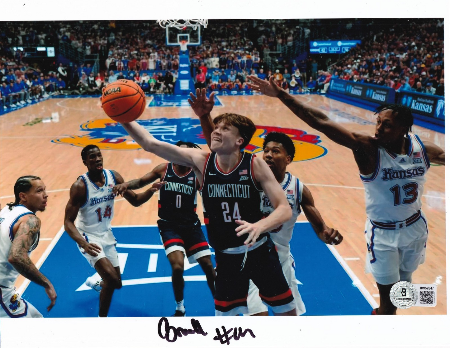 BRAYLON MULLINS signed UCONN HUSKIES Connecticut basketball 8X10 BECKETT BW52047