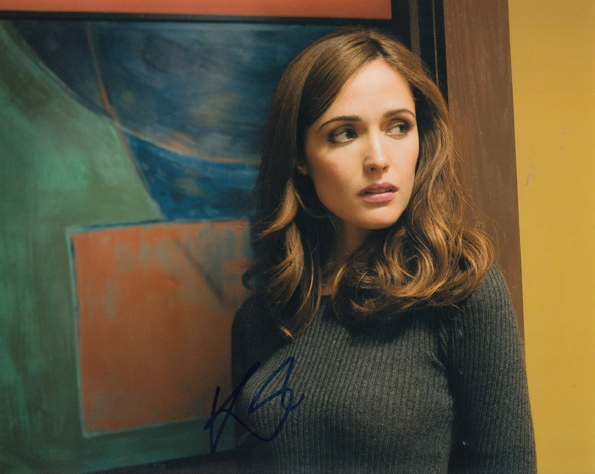 ROSE BYRNE signed (SPY) Movie ACTRESS 8X10 photo W/COA *Rayna Boyanov*
