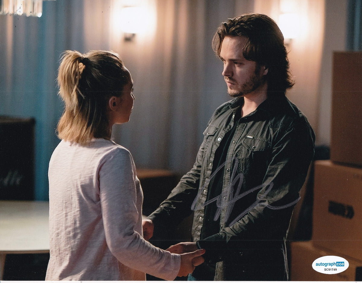 JONATHAN JACKSON signed (NASHVILLE) AVERY BARKLEY TV 8X10 photo ACOA SC51749