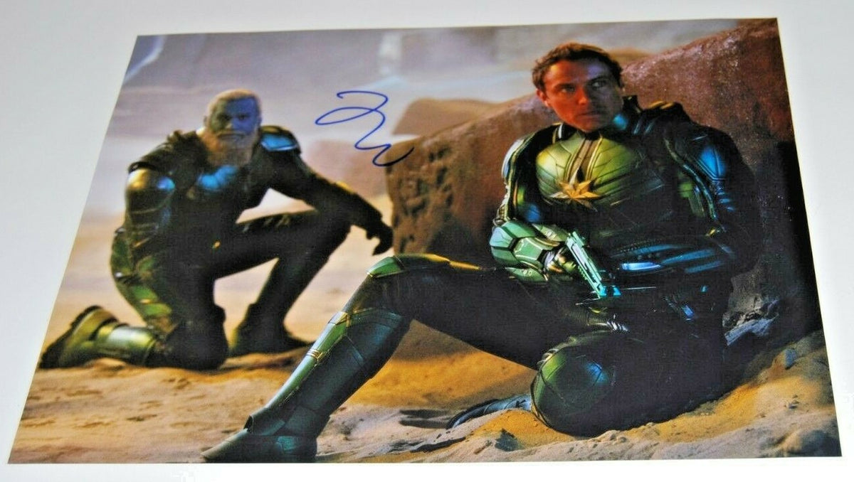 JUDE LAW signed (CAPTAIN MARVEL) AUTOGRAPHED Movie 11x14 photo *Yon-Rogg* W/COA
