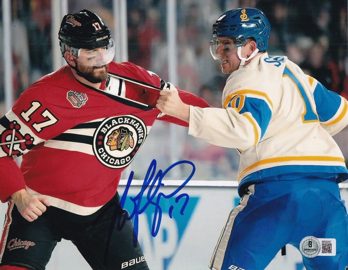 NICK FOLIGNO signed (CHICAGO BLACKHAWKS) Hockey 8X10 photo BECKETT BAS BR00297