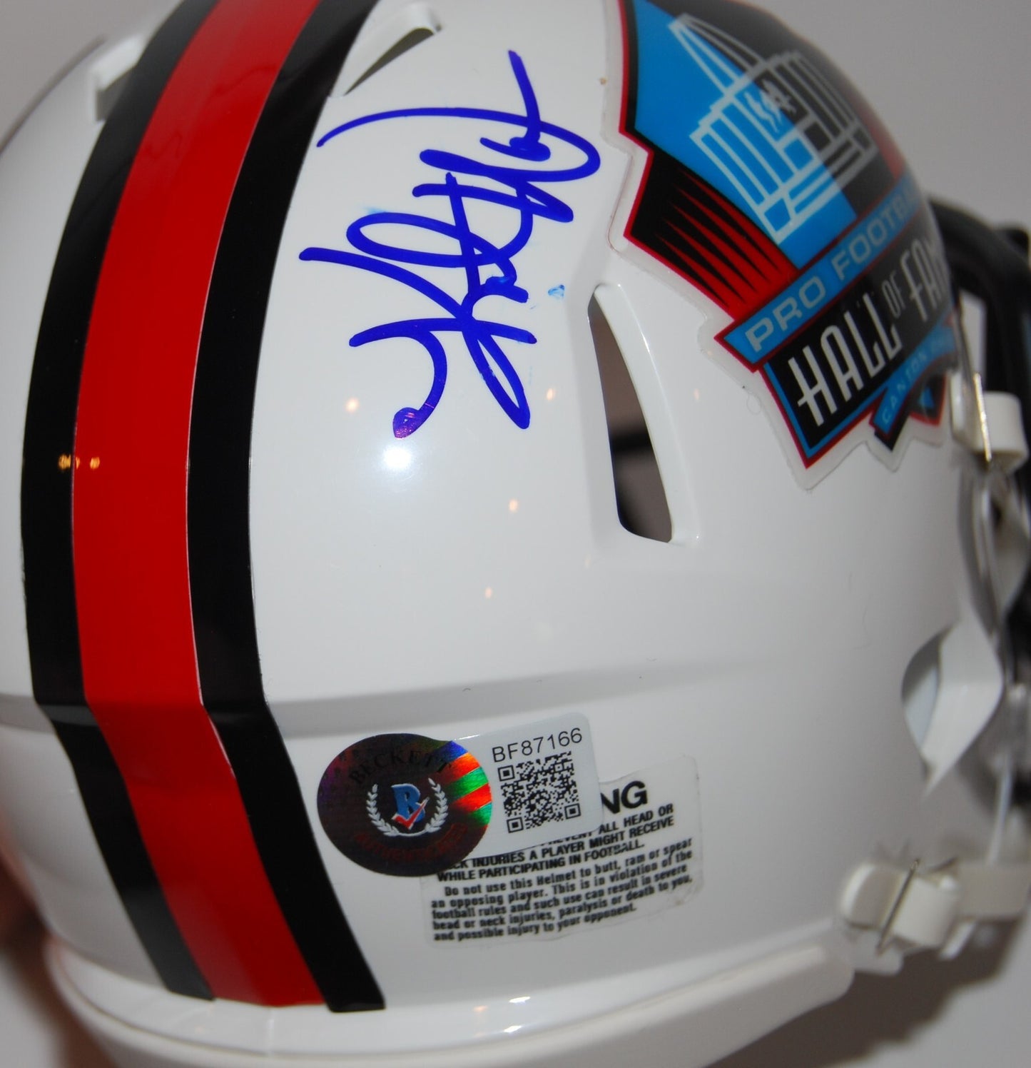 KURT WARNER signed (Hall of Fame) NFL RAMS mini football helmet BECKETT BF87166