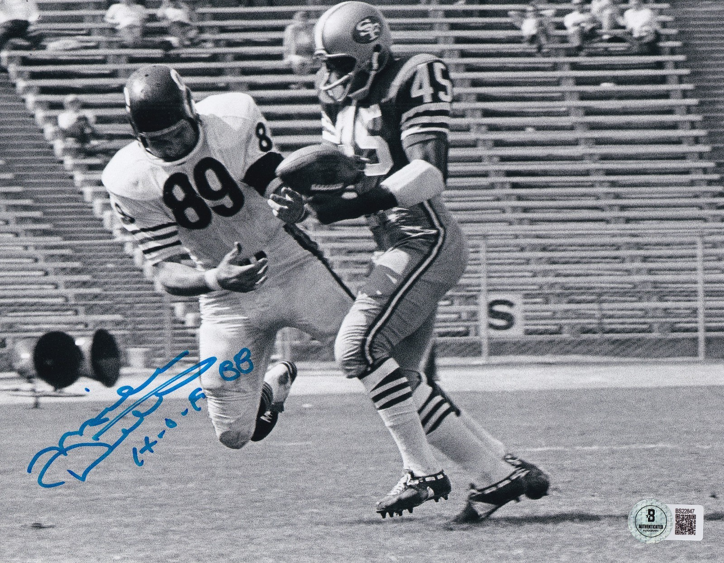 MIKE DITKA signed (CHICAGO BEARS) football 8X10 photo BECKETT BAS BS22847