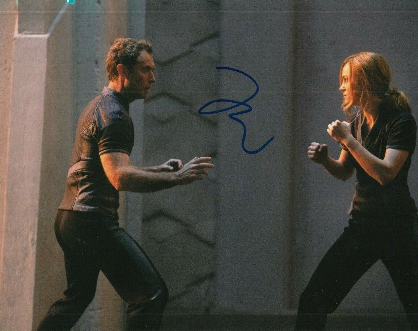 JUDE LAW signed (CAPTAIN MARVEL) autograph Movie 8X10 photo *Yon-Rogg* W/COA #1